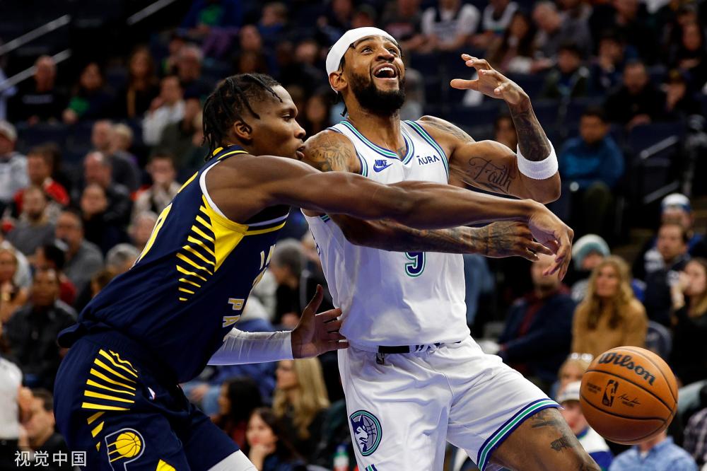 与多名球员 与多名球员